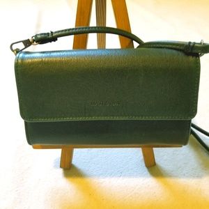 Matt & Nat mini vegan crossbody bag
